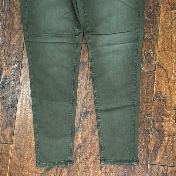 Lane Bryant Mid Rise Supper Stretch Olive Green Jean 14 NWT - Picture 4 of 15